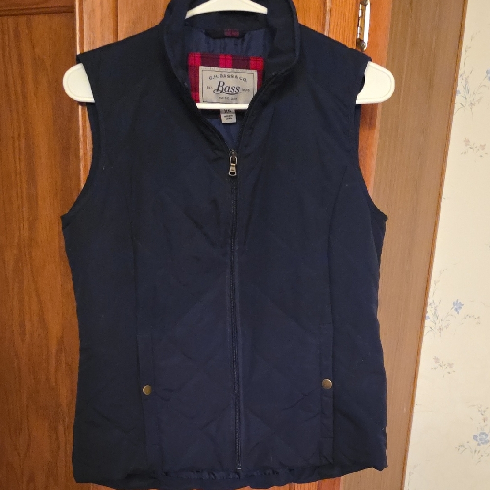G.H. Bass & Co. Women's Dark Blue Quilted Vest
